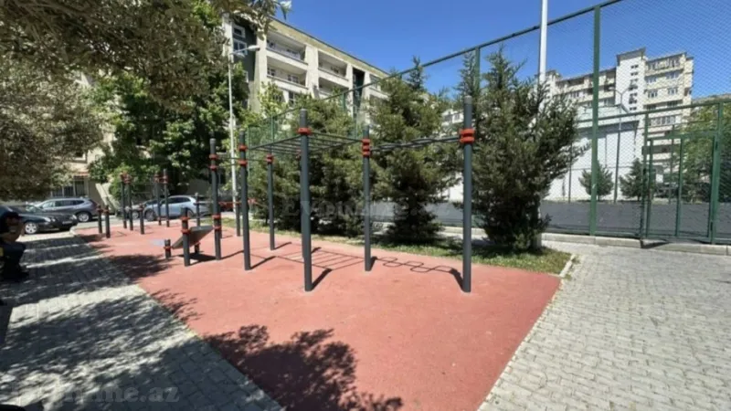 Satılır 2 otaqlı Mənzil Köhnə tikili 65 m² Gənclik m. - şəkil 3