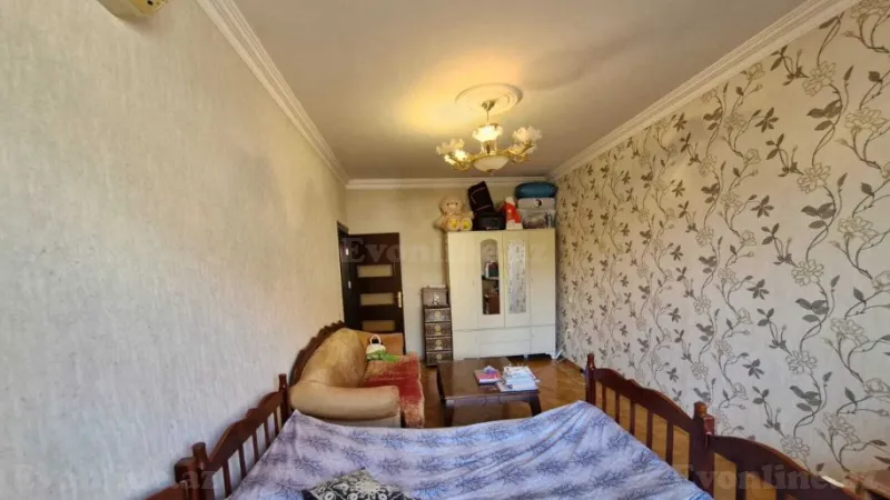 Satılır 2 otaqlı Mənzil Köhnə tikili 65 m² Gənclik m. - şəkil 4