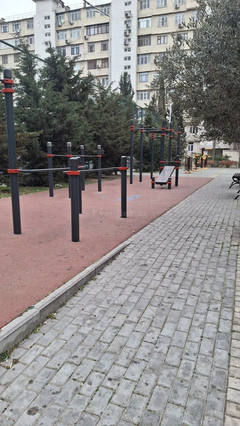 Satılır 2 otaqlı Mənzil Köhnə tikili 65 m² Gənclik m. - şəkil 12