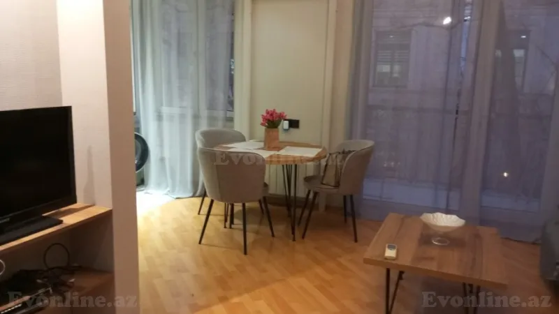 Satılır 2 otaqlı Mənzil Köhnə tikili 60 m² Sahil m. - şəkil 4