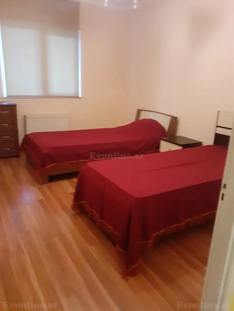 3 otaqlı Mənzil 70 m² 8 Noyabr m. Kirayə verilir