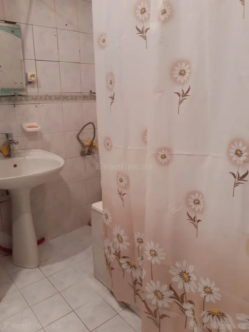 Kirayə verilir 3 otaqlı Mənzil Köhnə tikili 70 m² 8 Noyabr m. - şəkil 2