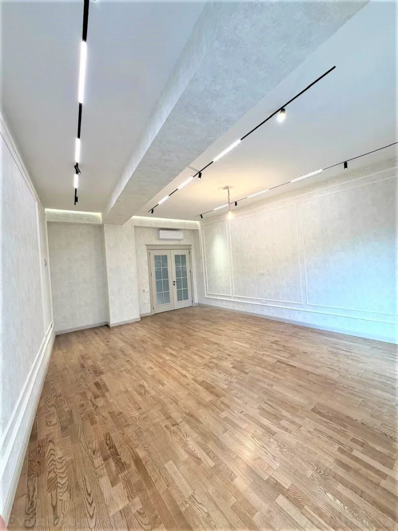 Kirayə verilir 4 otaqlı Mənzil Yeni tikili 200 m² Sahil m. - şəkil 2