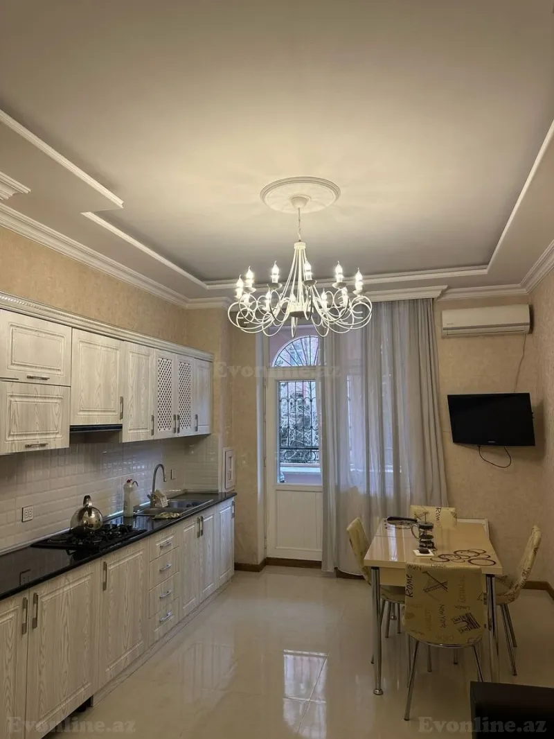 Satılır 3 otaqlı Mənzil Yeni tikili 140 m² 8-ci mikrorayon