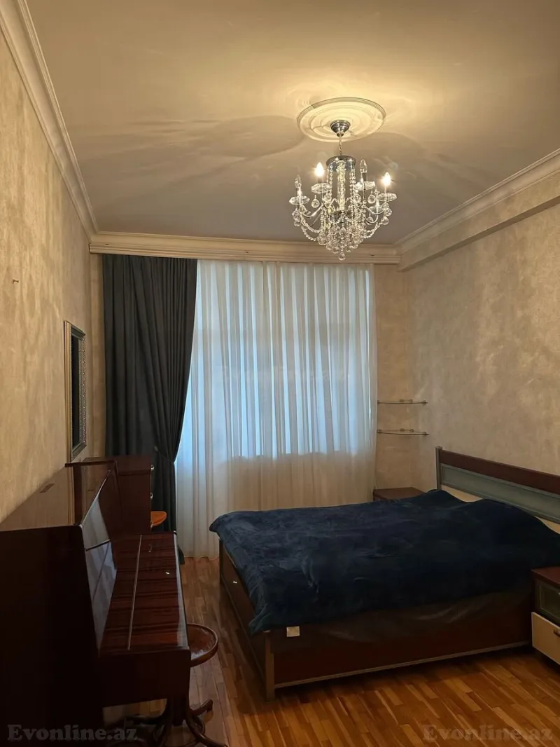 Satılır 3 otaqlı Mənzil Yeni tikili 140 m² 8-ci mikrorayon - şəkil 3