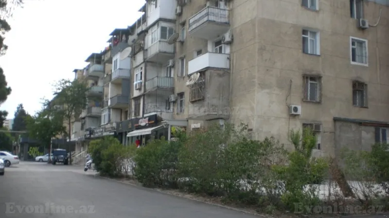Satılır 3 otaqlı Mənzil Köhnə tikili 75 m² Azadlıq prospekti m.