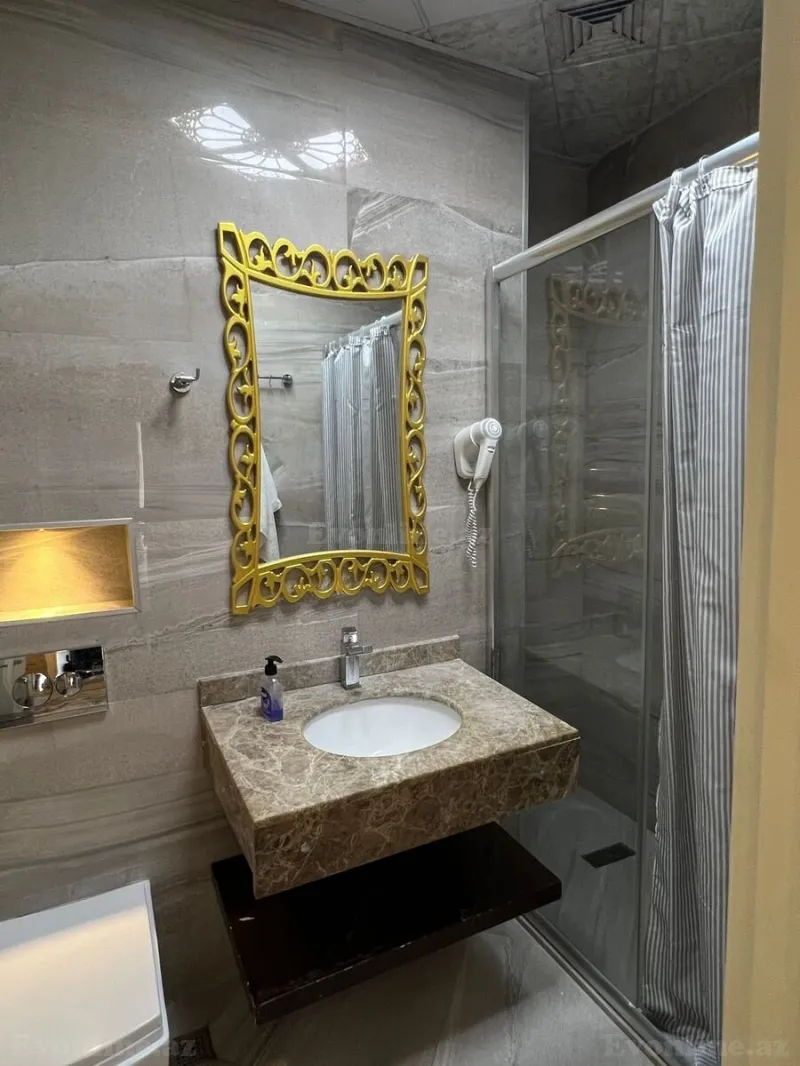 Kirayə verilir 4 otaqlı Mənzil Yeni tikili 181 m² Xətai m. - şəkil 16