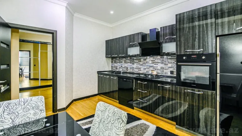 Kirayə verilir 3 otaqlı Mənzil Yeni tikili 135 m² İnşaatçılar m. - şəkil 8