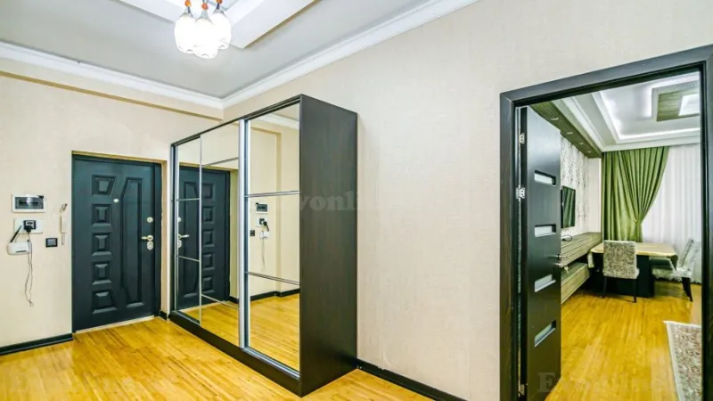 Kirayə verilir 3 otaqlı Mənzil Yeni tikili 135 m² İnşaatçılar m. - şəkil 10