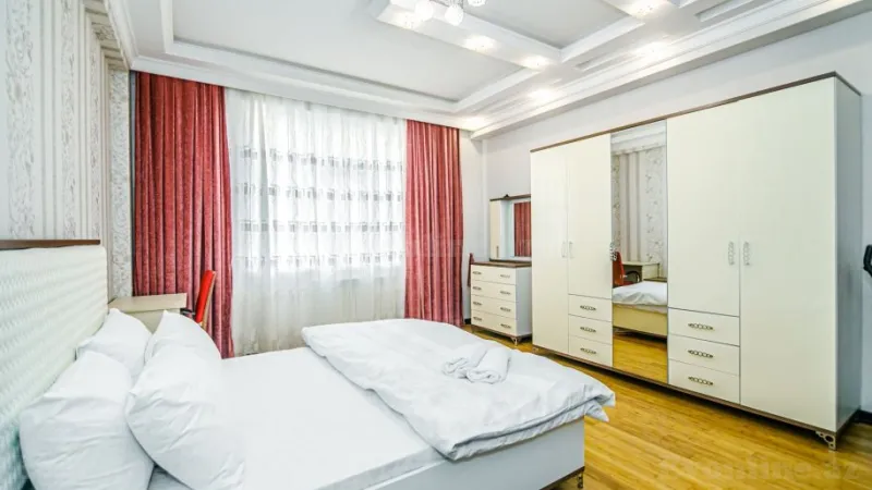 Kirayə verilir 3 otaqlı Mənzil Yeni tikili 135 m² İnşaatçılar m. - şəkil 20