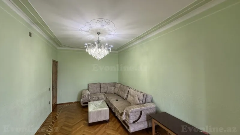 Satılır 4 otaqlı Mənzil Köhnə tikili 110 m² Xalqlar Dostluğu m. - şəkil 2