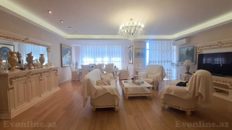 Satılır 4 otaqlı Mənzil Yeni tikili 250 m² 28 May m.