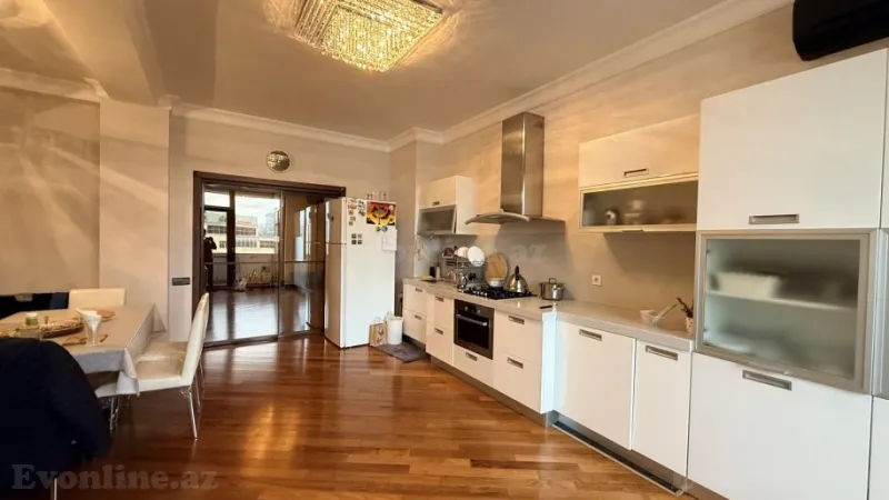 Satılır 4 otaqlı Mənzil Yeni tikili 220 m² 28 May m. - şəkil 24