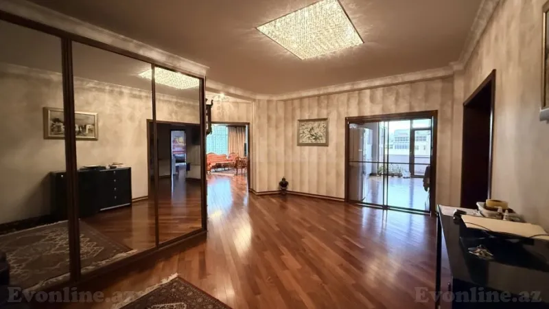 Satılır 4 otaqlı Mənzil Yeni tikili 220 m² 28 May m. - şəkil 26