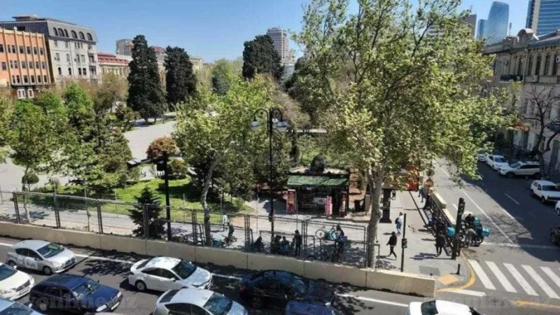 Kirayə verilir 5 otaqlı Mənzil Yeni tikili 246 m² Sahil m.