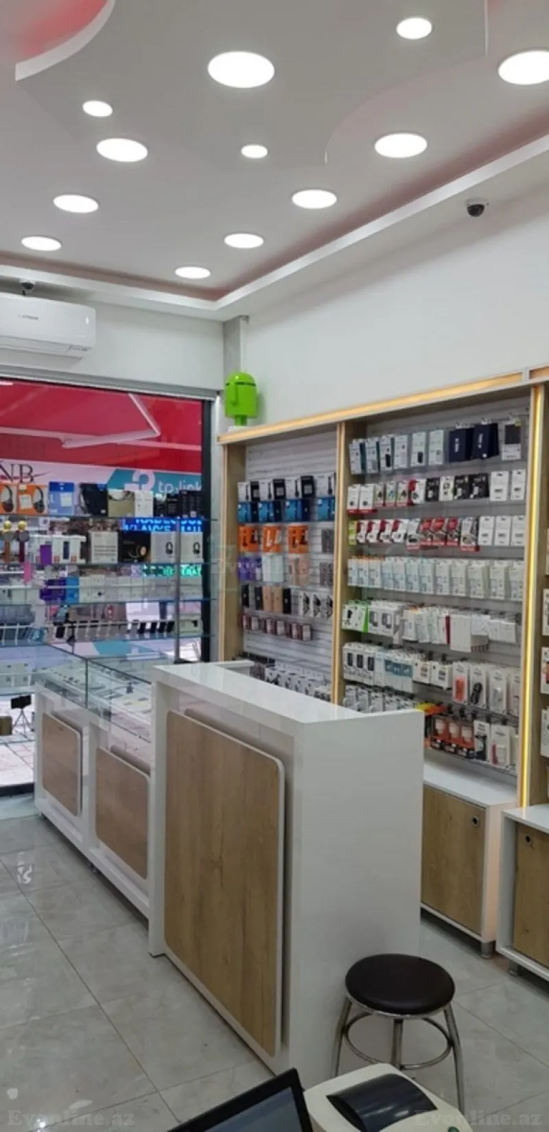 Kirayə verilir Obyekt 140 m² 28 May m.