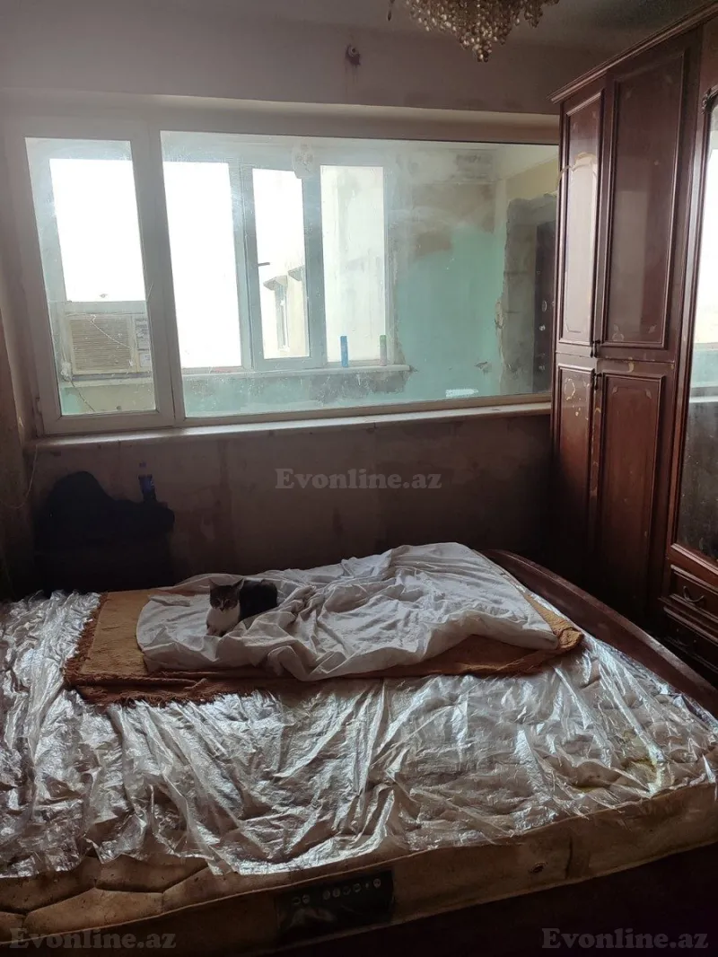 Satılır 4 otaqlı Mənzil Köhnə tikili 100 m² Gənclik m. - şəkil 3