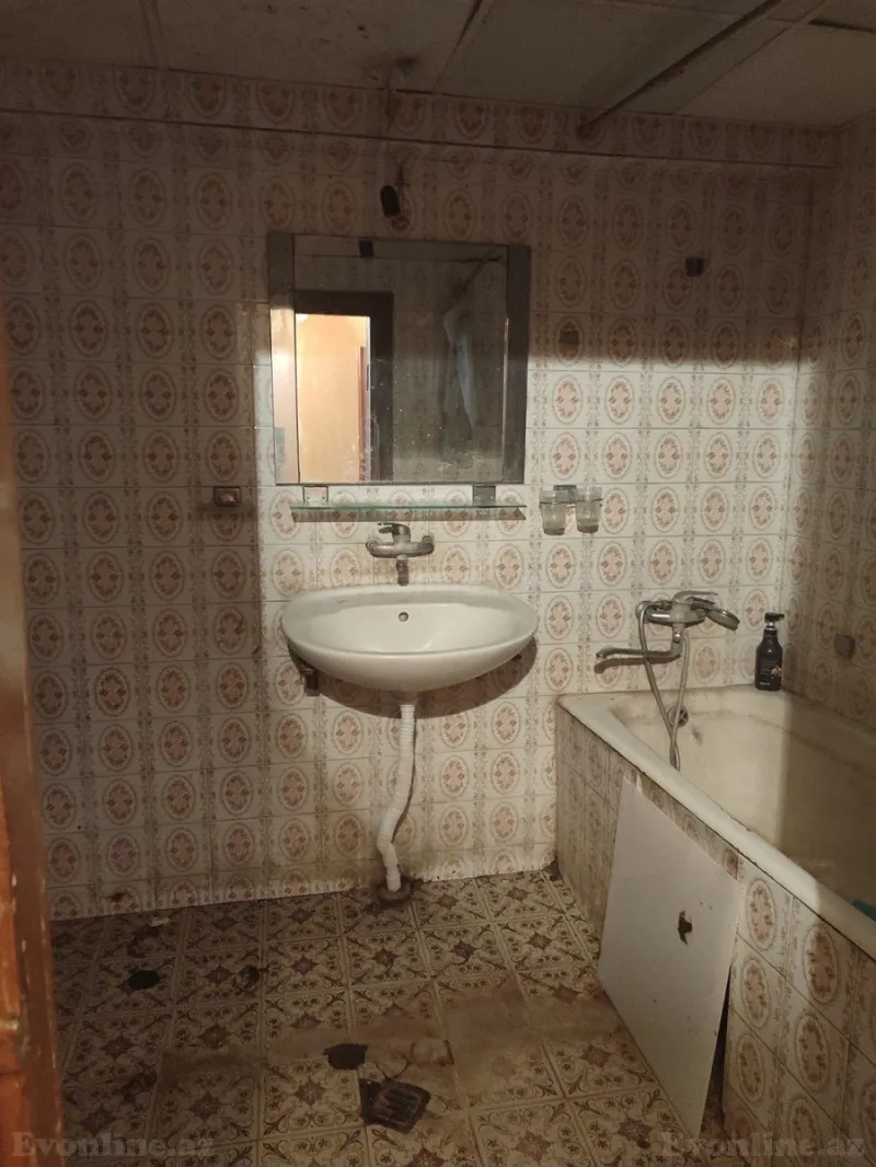 Satılır 4 otaqlı Mənzil Köhnə tikili 100 m² Gənclik m. - şəkil 8