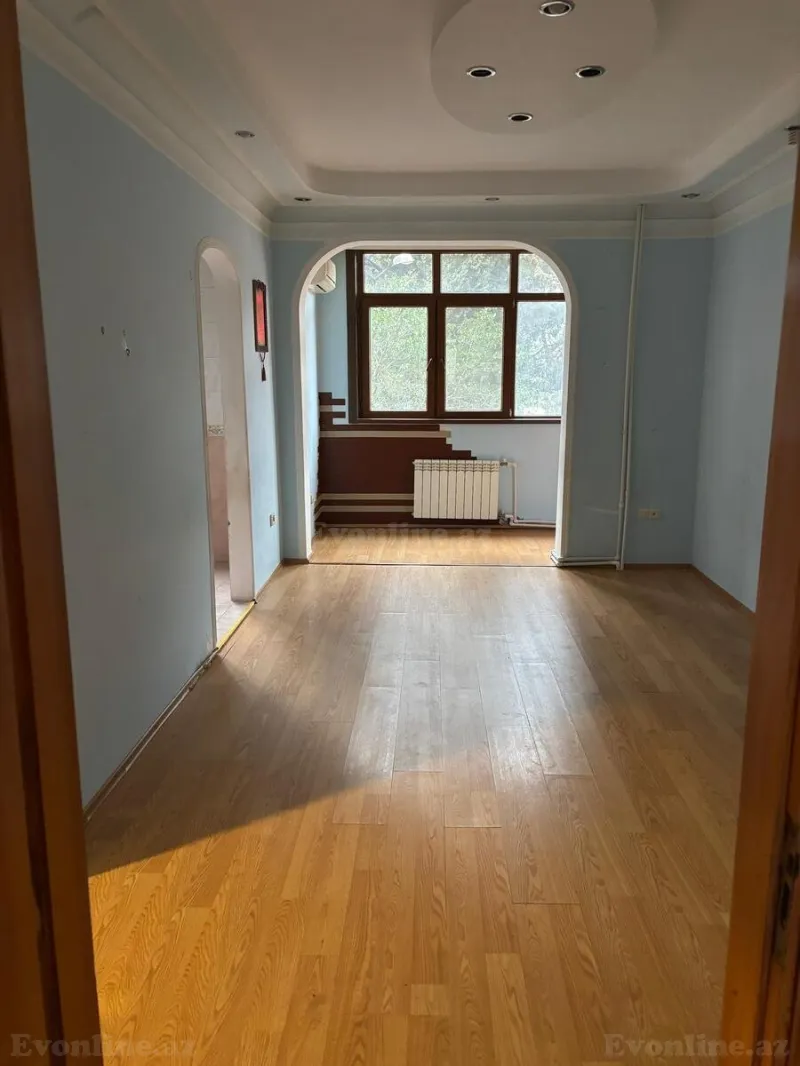 Kirayə verilir 2 otaqlı Mənzil Köhnə tikili 55 m² 6-cı mikrorayon