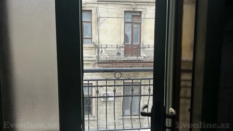 Kirayə verilir 2 otaqlı Mənzil Köhnə tikili 50 m² Sahil m. - şəkil 15