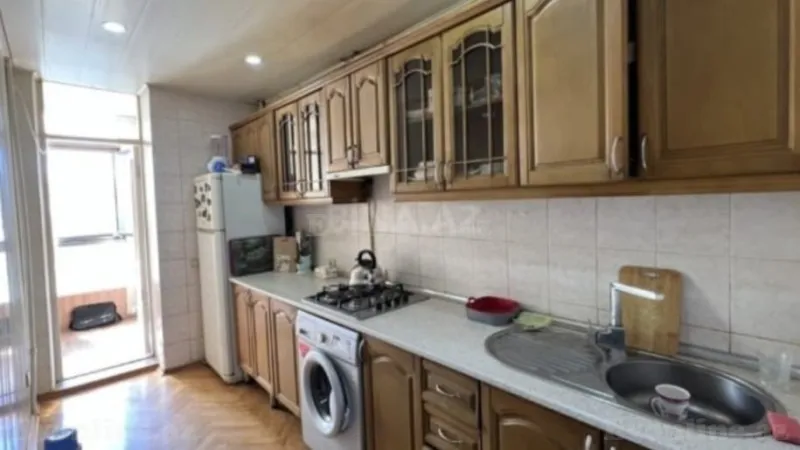 Satılır 4 otaqlı Mənzil Köhnə tikili 100 m² Gənclik m. - şəkil 3