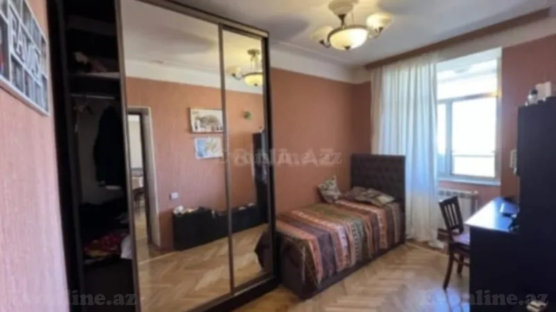 Satılır 4 otaqlı Mənzil Köhnə tikili 100 m² Gənclik m. - şəkil 12