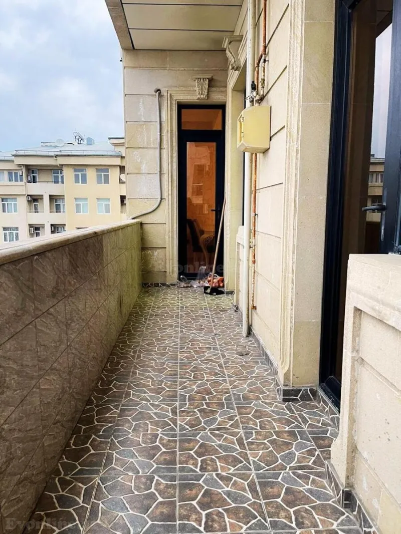 Satılır 2 otaqlı Mənzil Yeni tikili 100 m² Gənclik m. - şəkil 5