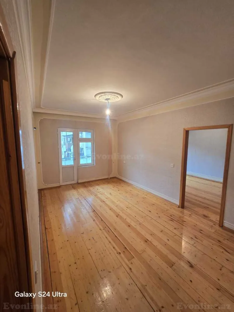 Satılır 5 otaqlı Mənzil Köhnə tikili 120 m² 8-ci mikrorayon - şəkil 2