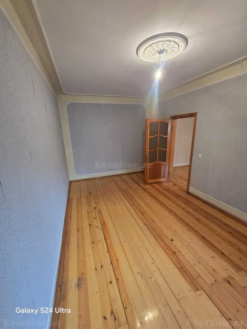Satılır 5 otaqlı Mənzil Köhnə tikili 120 m² 8-ci mikrorayon - şəkil 4
