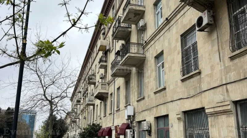 Satılır 2 otaqlı Mənzil Köhnə tikili 48 m² Elmlər Akademiyası m.