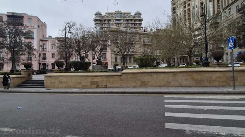 Satılır 3 otaqlı Mənzil Köhnə tikili 90 m² İçərişəhər m.