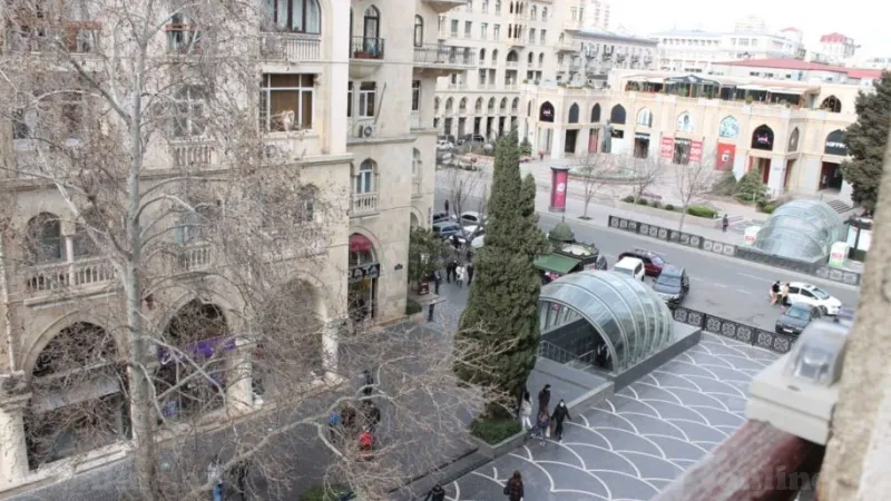 Kirayə verilir 2 otaqlı Mənzil Köhnə tikili 55 m² Sahil m. - şəkil 2