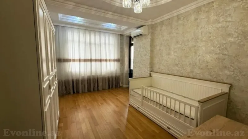 Satılır 4 otaqlı Mənzil Yeni tikili 186 m² 28 May m. - şəkil 8