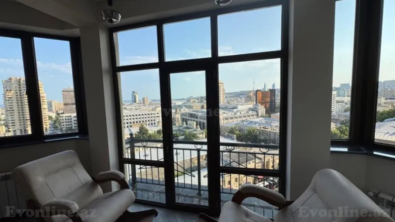 3 otaqlı Mənzil 132 m² 28 May m. Kirayə verilir