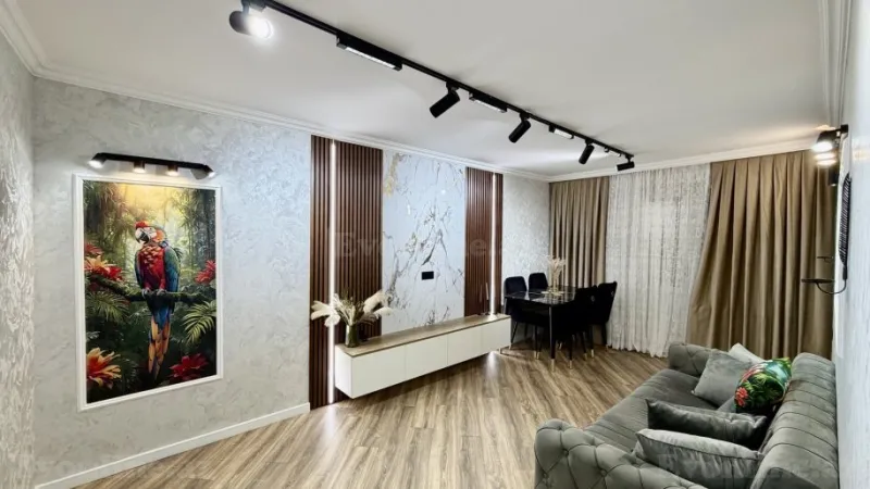 Satılır 2 otaqlı Mənzil Köhnə tikili 55 m² 8-ci kilometr