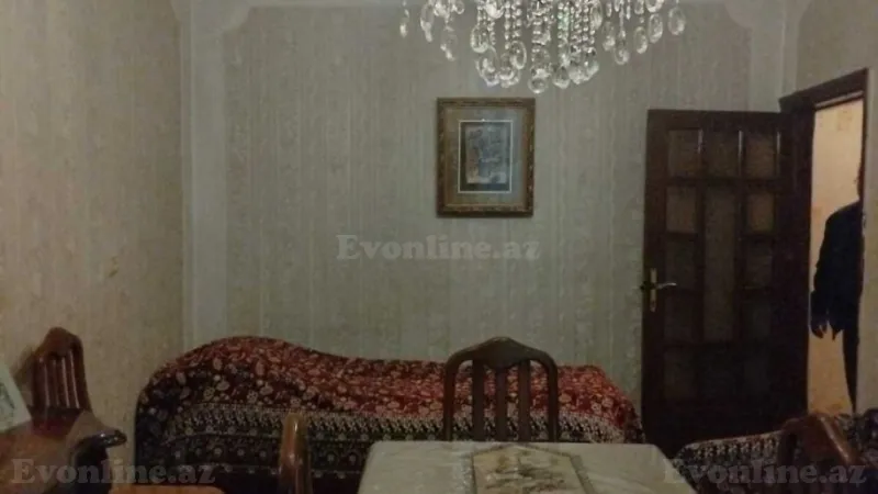 Satılır 2 otaqlı Mənzil Köhnə tikili 65 m² 8-ci mikrorayon - şəkil 4