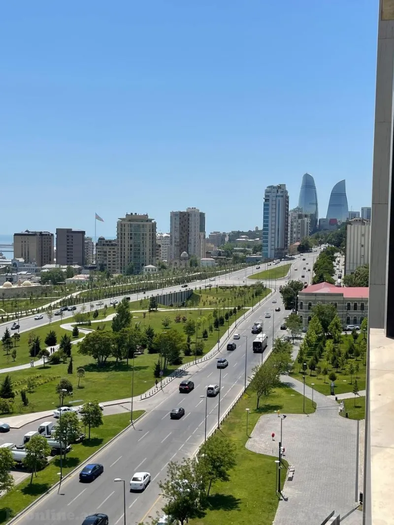 3 otaqlı Mənzil 165 m² Nizami m. Kirayə verilir