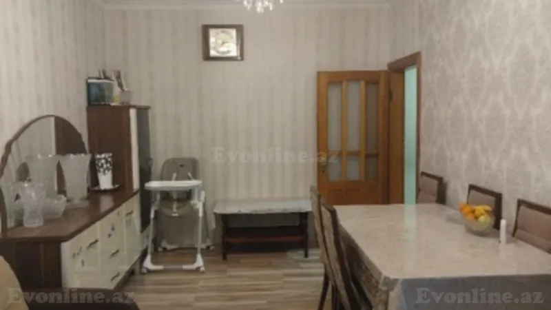 Satılır 2 otaqlı Mənzil Köhnə tikili 65 m² 8-ci mikrorayon - şəkil 3