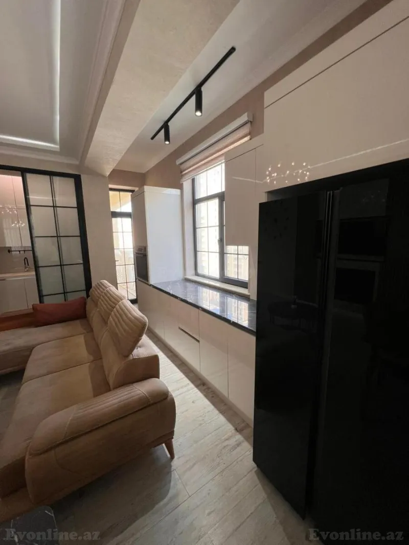 Satılır 3 otaqlı Mənzil Yeni tikili 95 m² Elmlər Akademiyası m. - şəkil 10