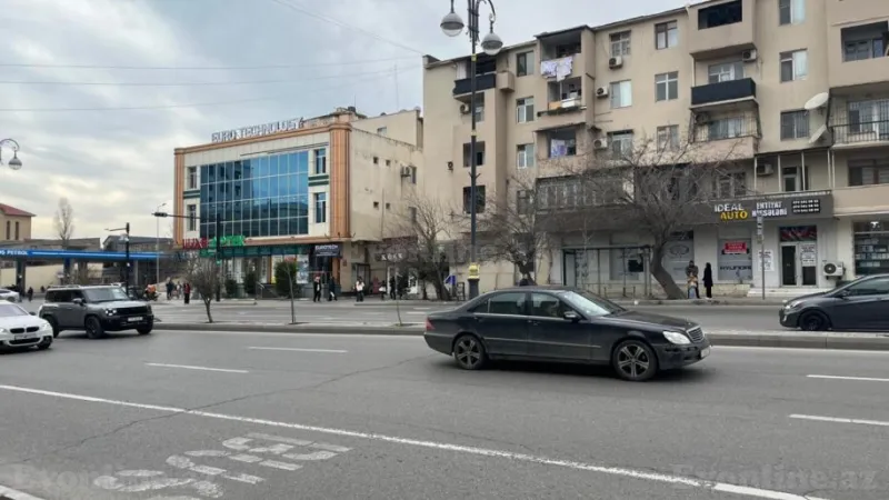 Obyekt 20 m² İnşaatçılar m. Kirayə verilir