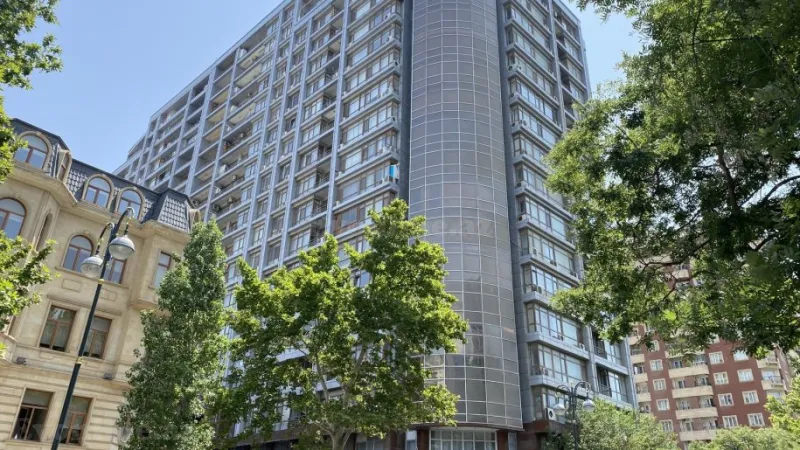 5 otaqlı Mənzil 340 m² 28 May m. Satılır