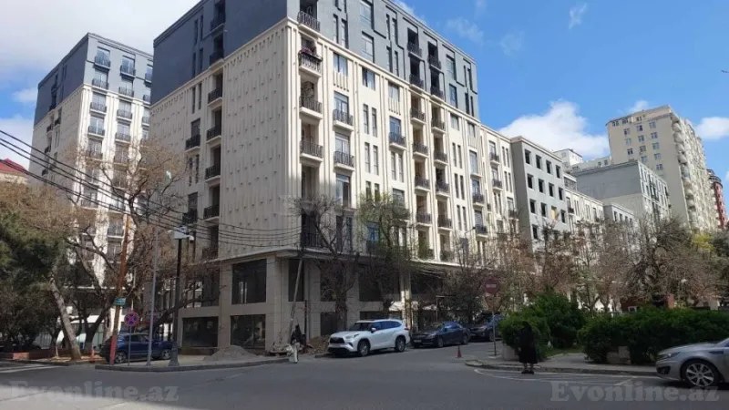 4 otaqlı Mənzil 230 m² Nəsimi r. Satılır