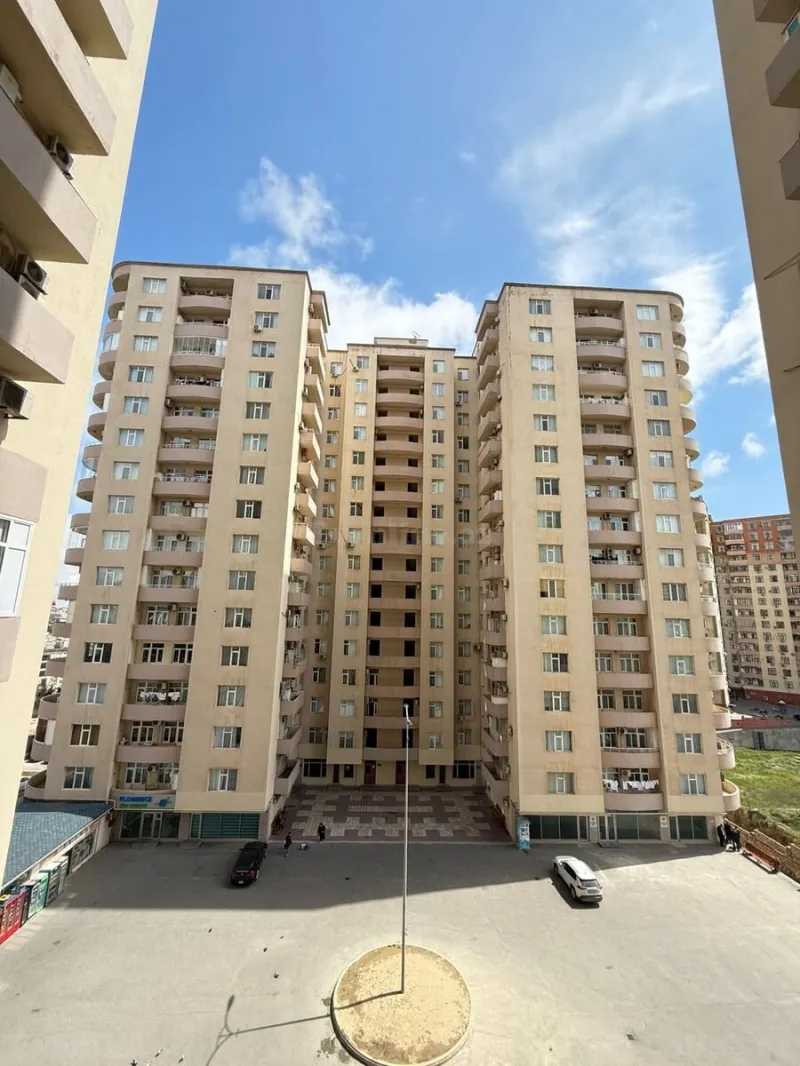 1 otaqlı Mənzil 49 m² İnşaatçılar m. Satılır