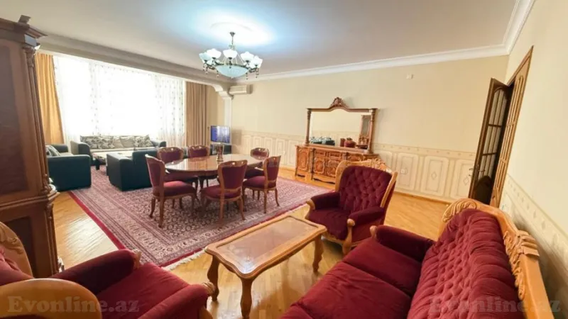 4 otaqlı Mənzil 200 m² Nizami m. Kirayə verilir