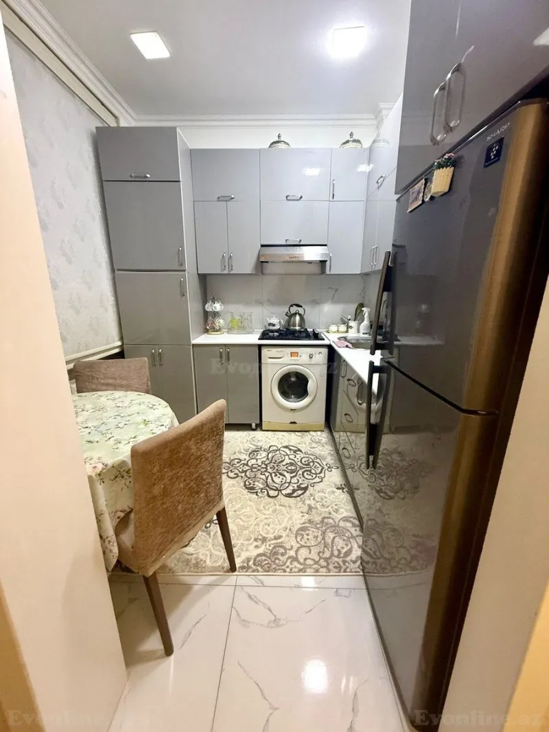 3 otaqlı Mənzil 70 m² 8-ci kilometr Satılır