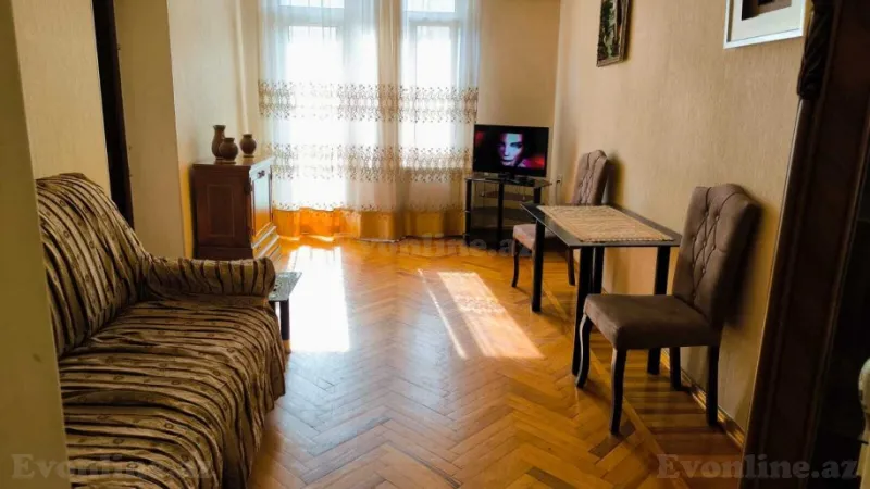 2 otaqlı Mənzil 60 m² 28 May m. Kirayə verilir