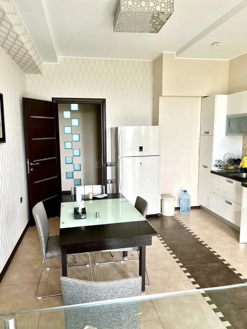 Kirayə verilir 3 otaqlı Mənzil Yeni tikili 180 m² Gənclik m. - şəkil 9