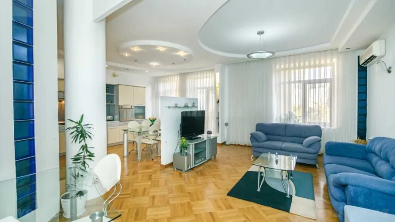 Kirayə verilir 3 otaqlı Mənzil Yeni tikili 130 m² Sahil m. - şəkil 2