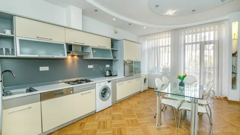 Kirayə verilir 3 otaqlı Mənzil Yeni tikili 130 m² Sahil m. - şəkil 4