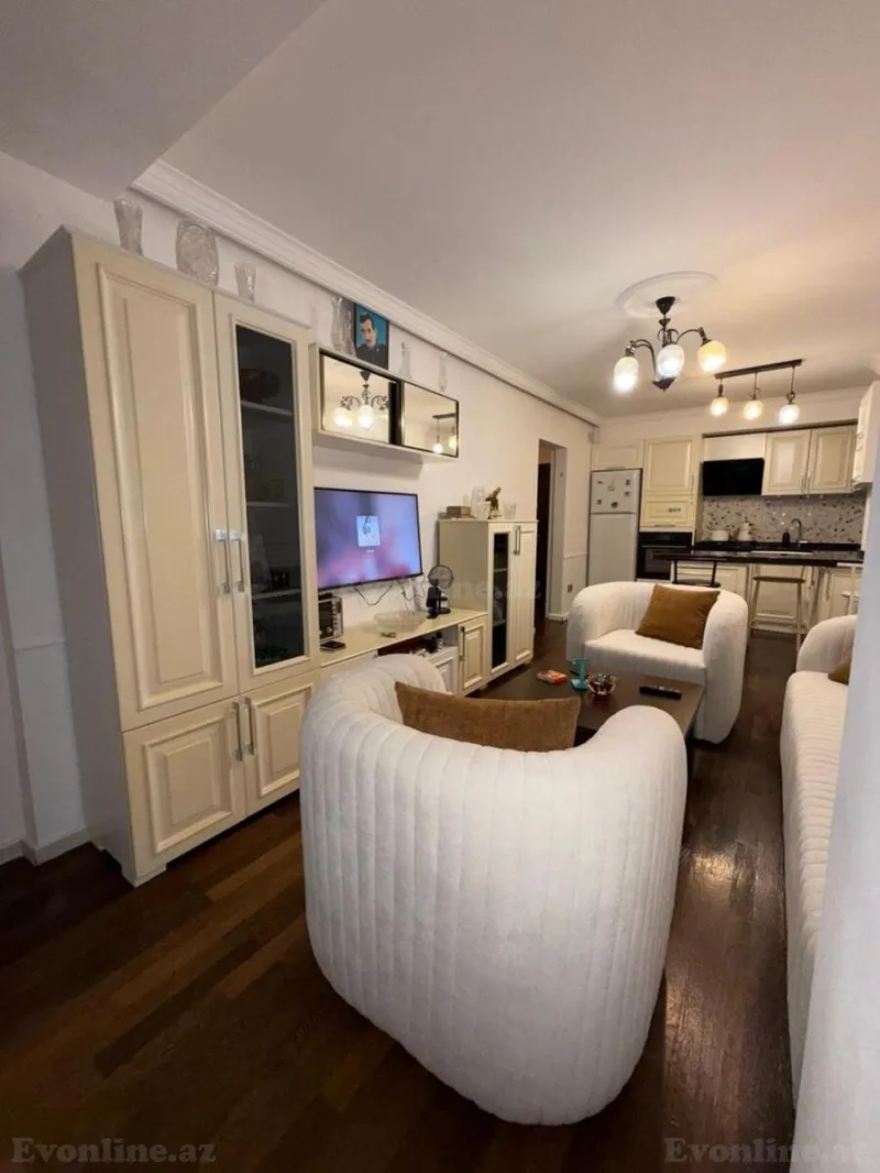 Satılır 2 otaqlı Mənzil Köhnə tikili 45 m² Gənclik m. - şəkil 3